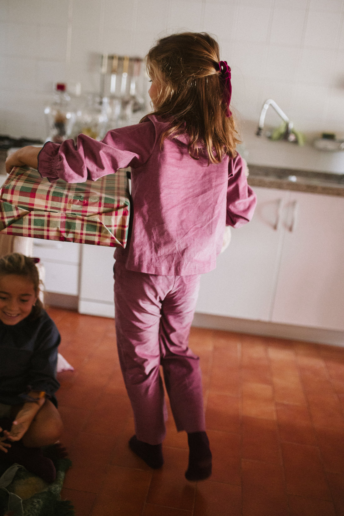 PANTALÓN VELVET GUINDA EMPOLVADO