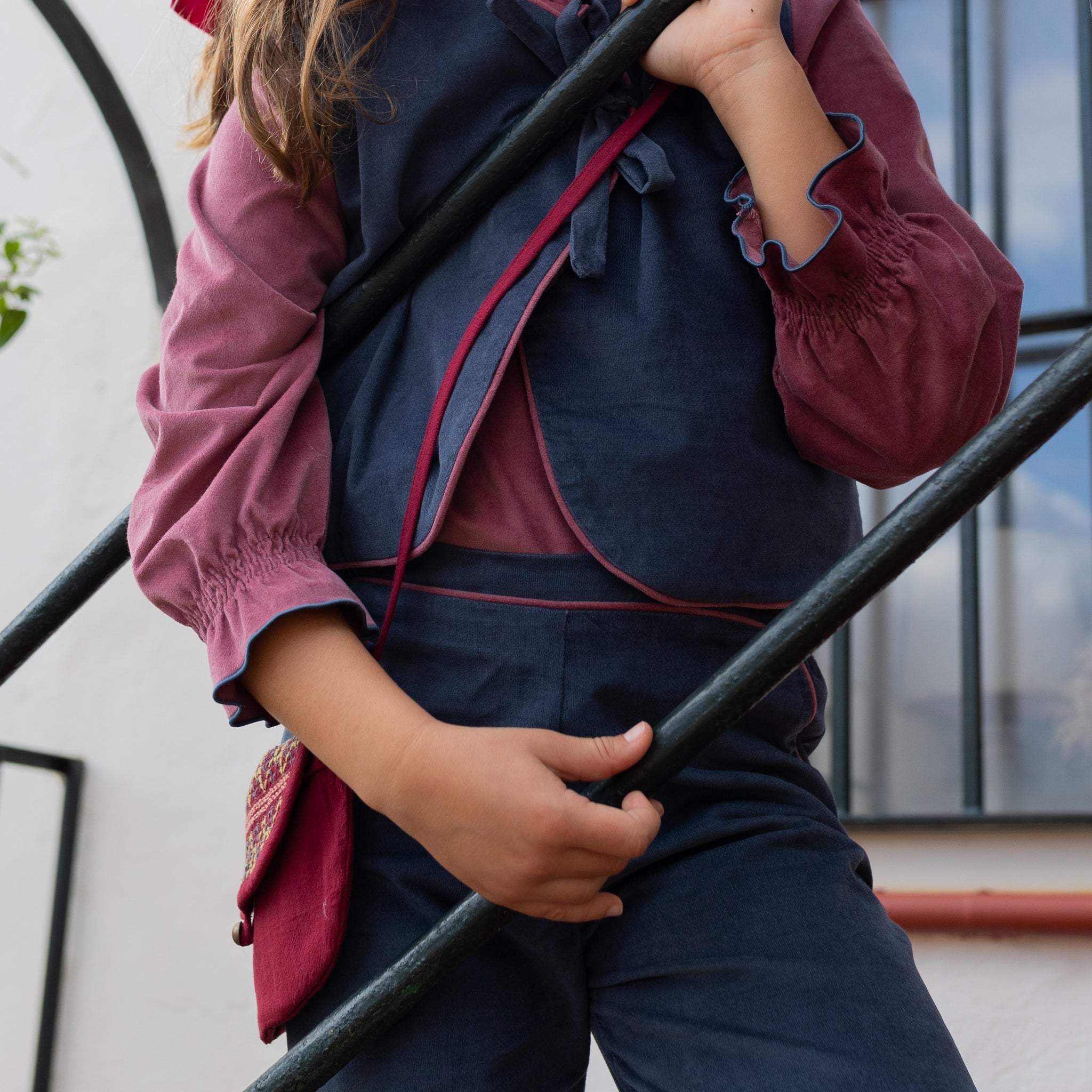 PANTALÓN VELVET AZUL EMPOLVADO