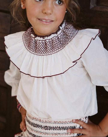 CAMISA BLANCA CUELLO SMOCK GUINDA